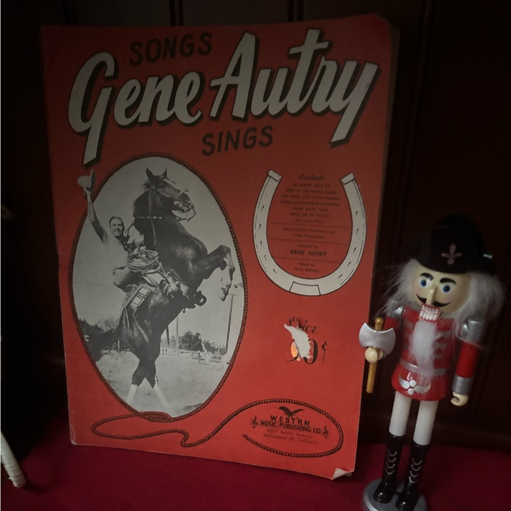 Vintage Gene Autry Songbook includes music for voice, piano, and ukulele.